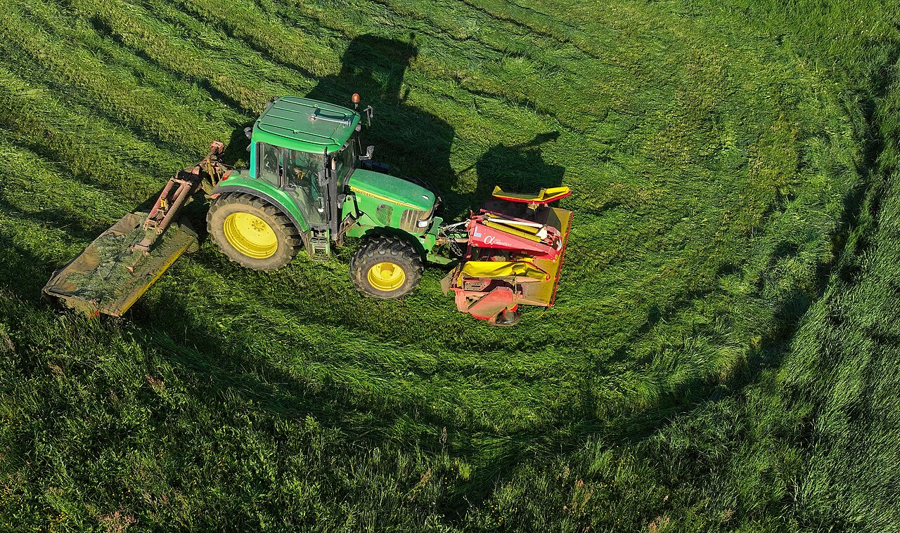 John Deere 6130J Cabinado
